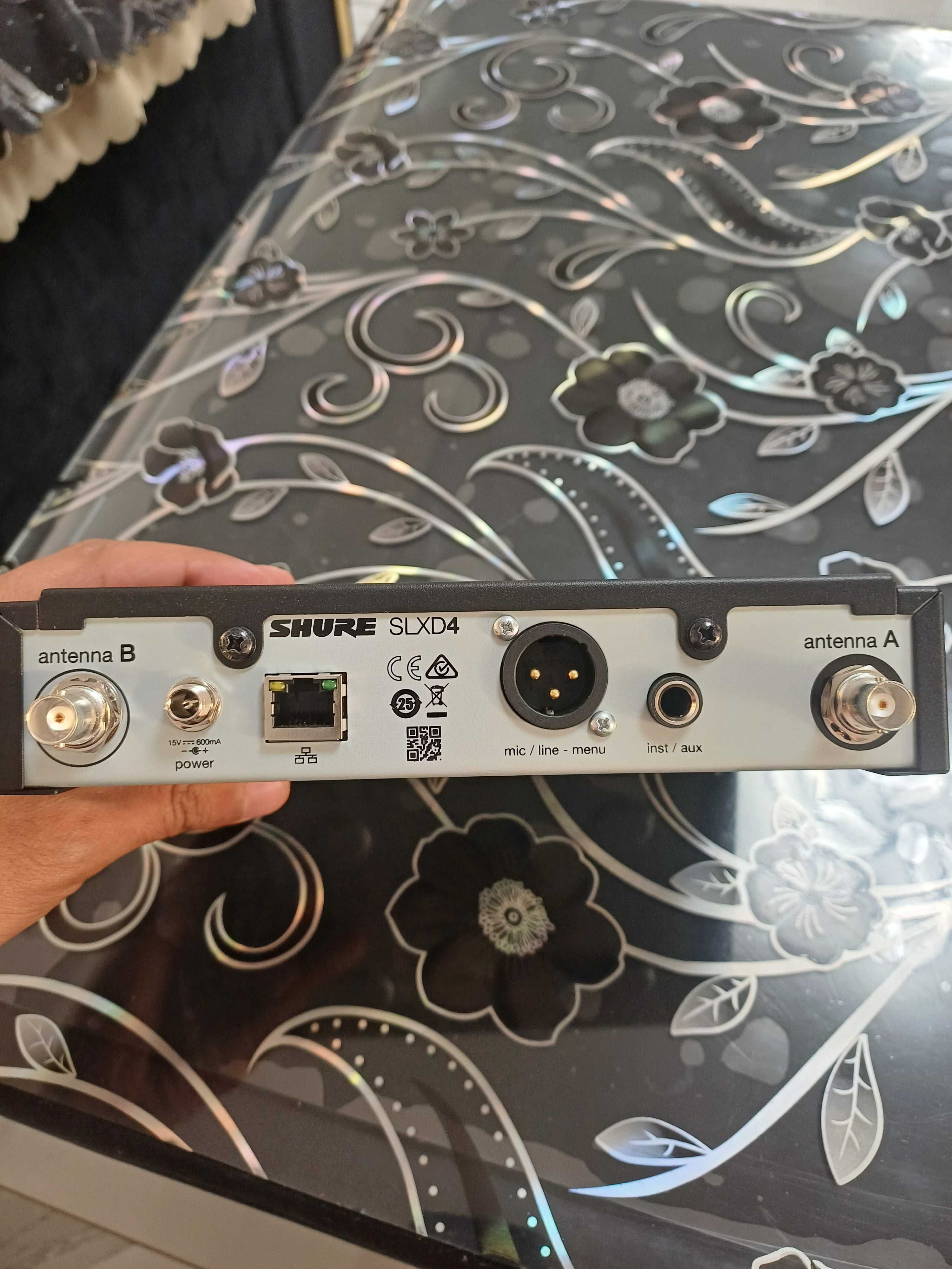 Мирофон Shure SLXD4