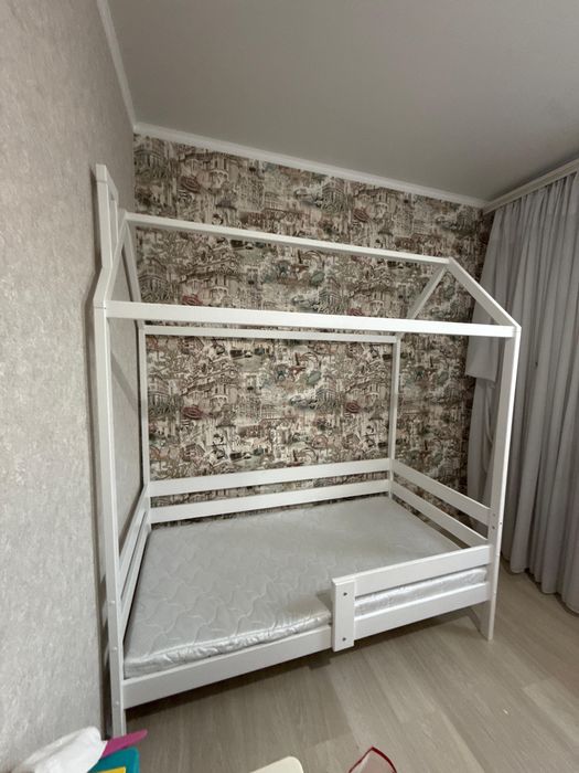 продам детскую кровать, новая, вместо с матрасом