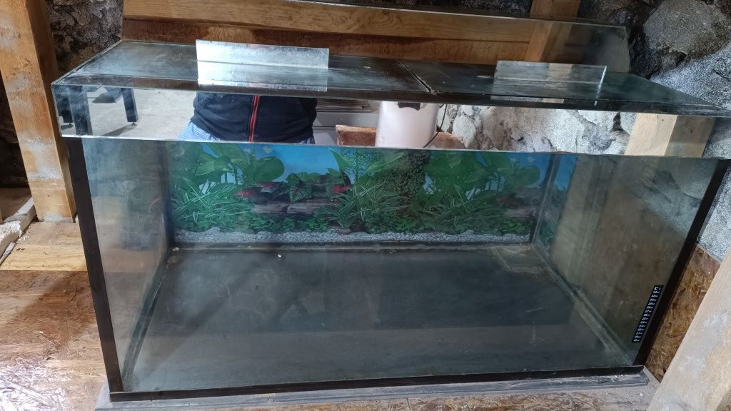 Обурудван аквариум