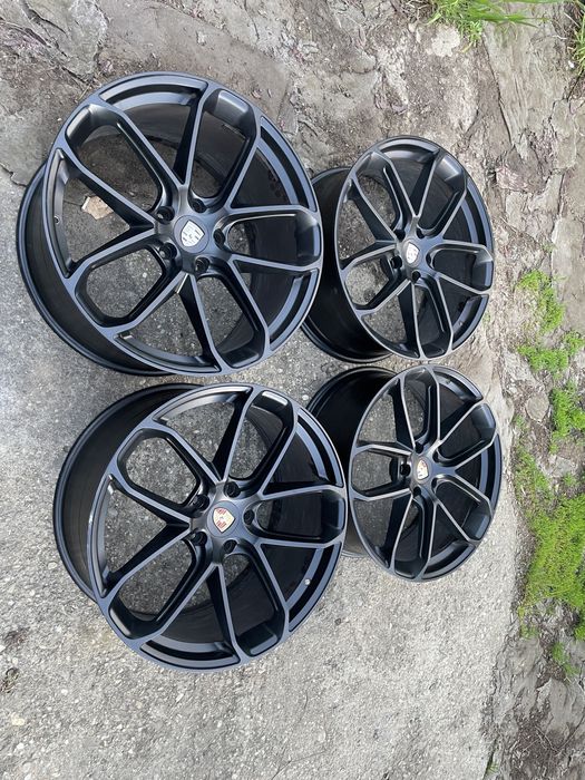 Jante R22 Cayenne coupe 2023, 5x130, in 2 dim ET45 9,5j cu ET60 11,5J