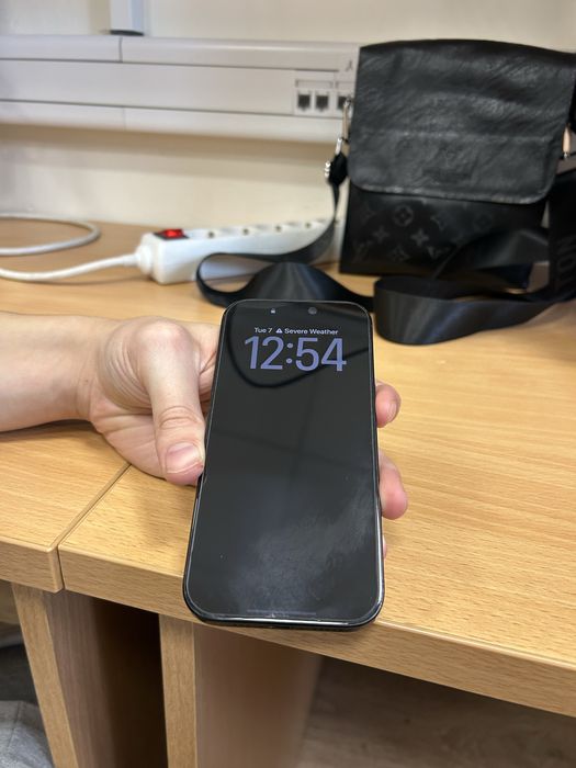 iphone 16 pro 128gb с гаранция