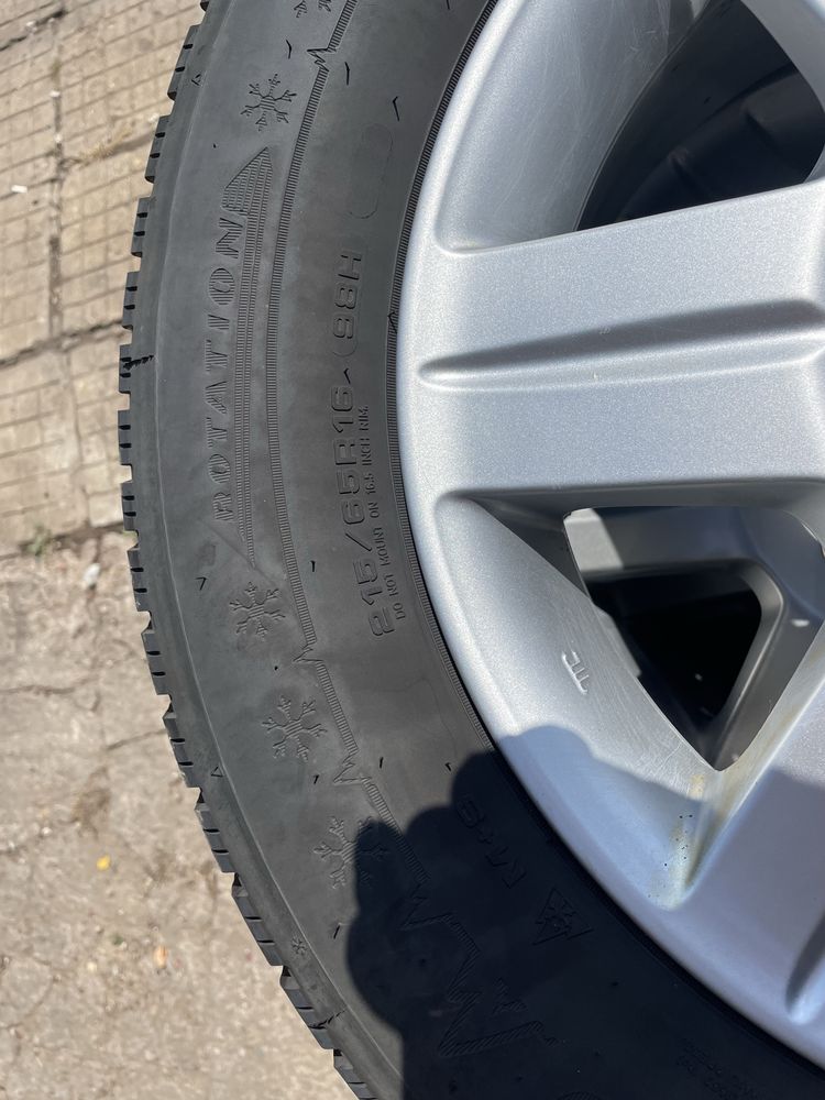 Продавам алуминиеви джанти 16цола със зимни гуми за Honda CRV