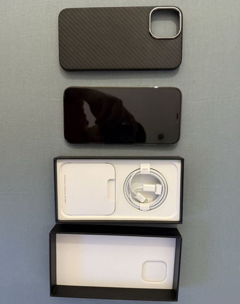 iPhone 12 pro max на 256 г