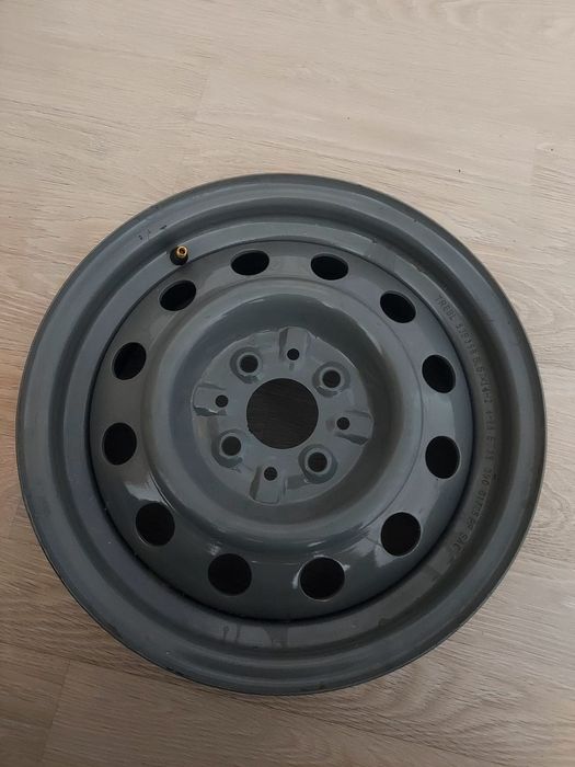 Диск новый только шину одивали не подошол