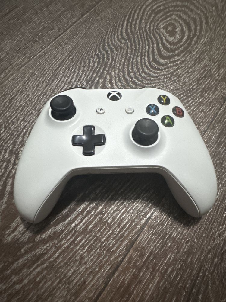 Геймпад Xbox One S