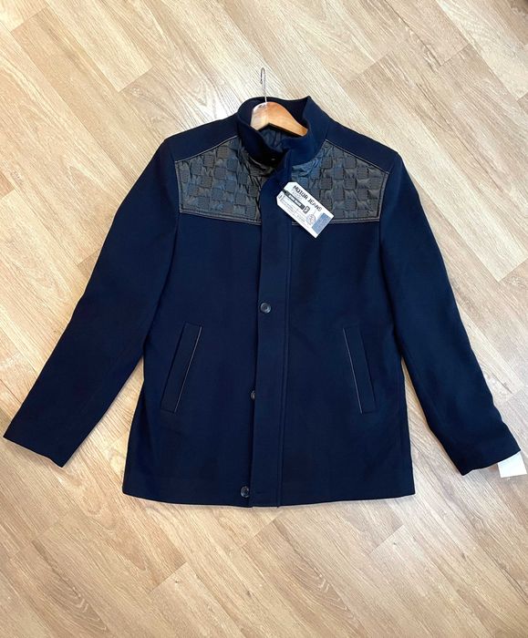 Palton bărbați mărimea 52, 70% lână, etichetă originală inclusă