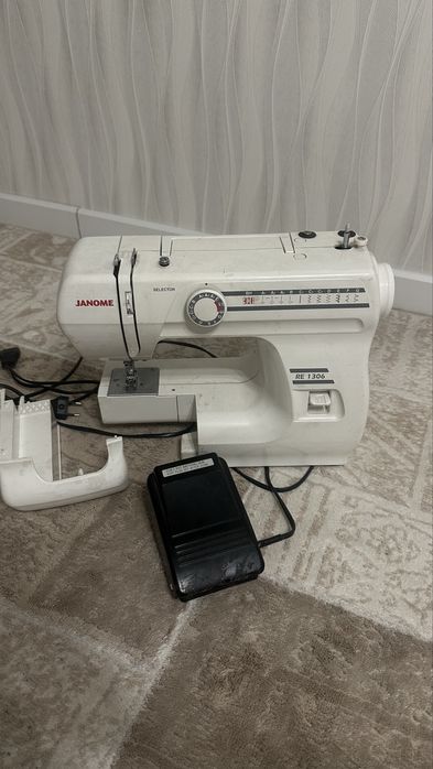 Продаю швейную машинку Janome 1306.
