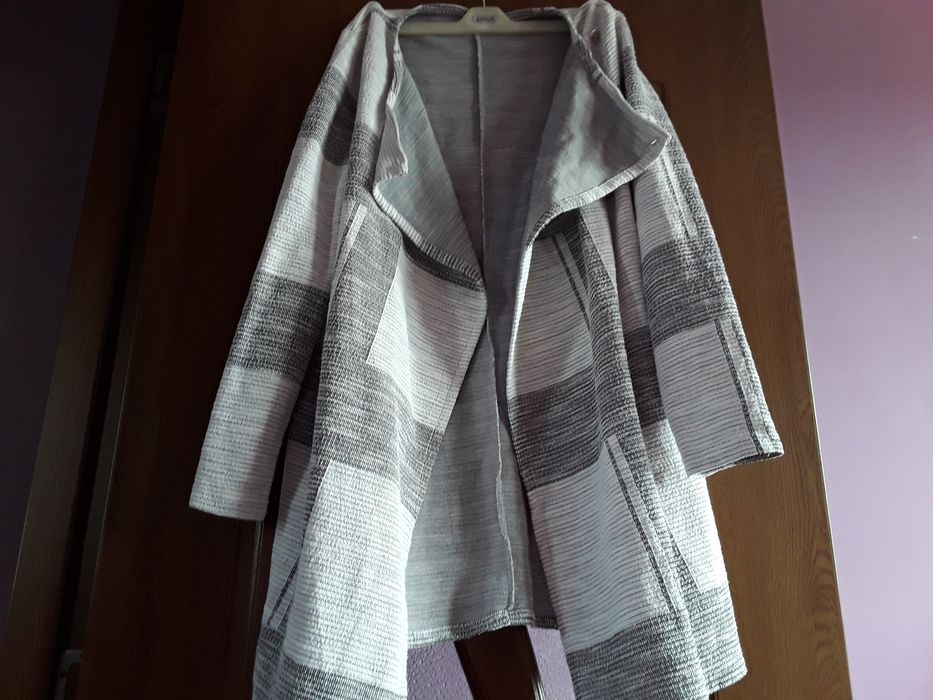 Vând Cardigan Elegant Damă Lung  Italia Mărimea L