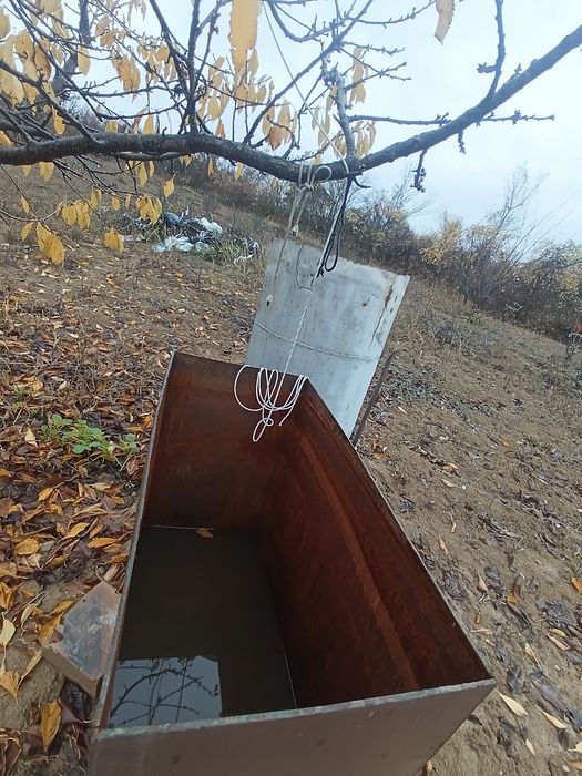 2 броя цистерни от стария материал 3-4 мм по 500 кг