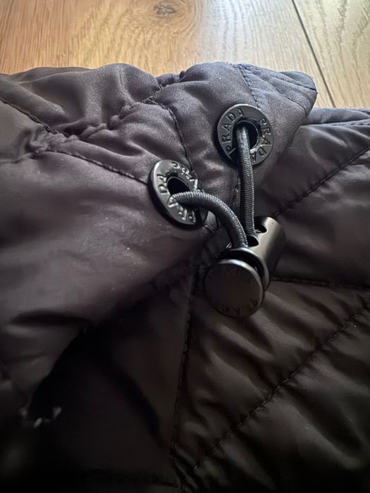 Яке Prada отлично