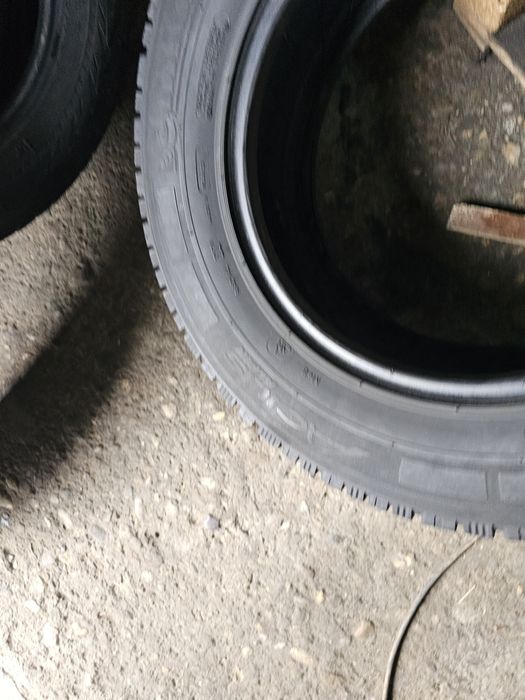 2 anvelope iarna 235 65 16C Michelin Agilis 121/119R