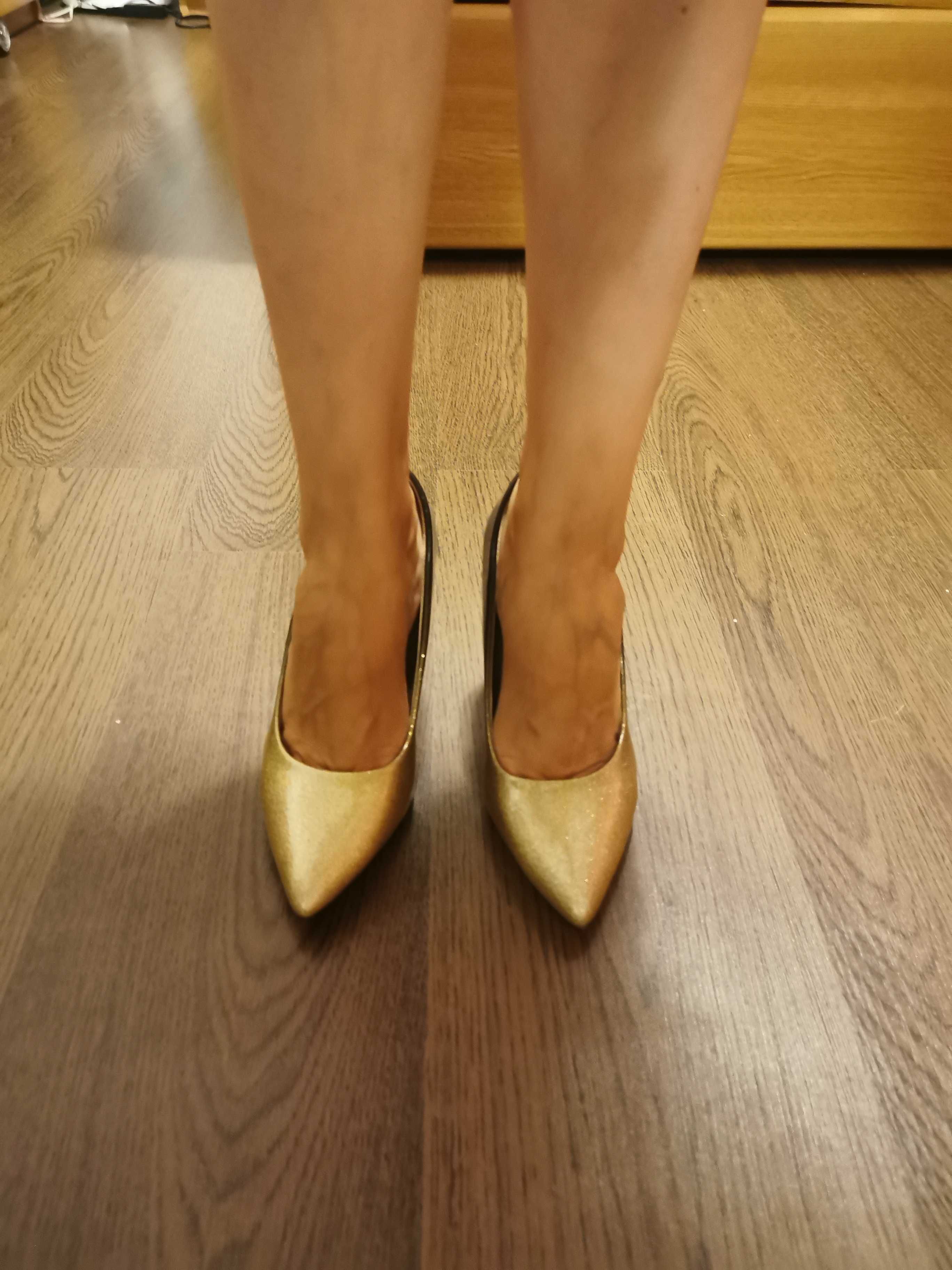 Pantofi de ocazie auriu/negru, 38, ca noi