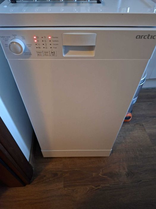 Masina de spalat Vase Slim Arctic DFS0502, 10 seturi, 5 programe