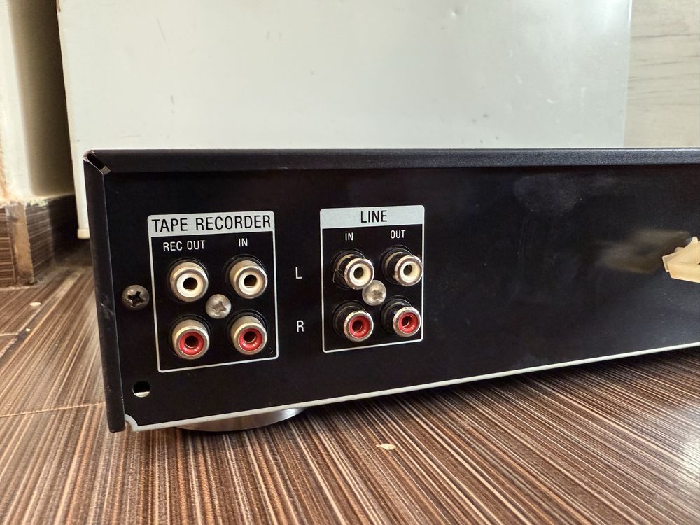 Sony SEQ-411 Еквалайзер