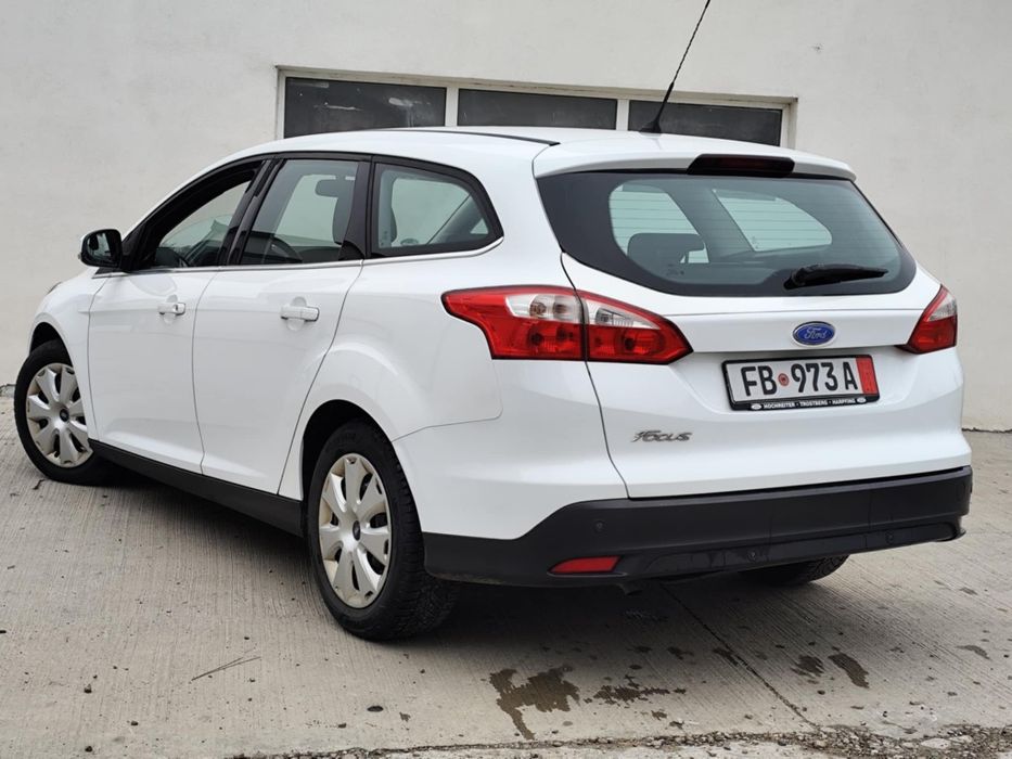 Ford Focus 1.6 benzină clasic, an 2012, Euro 5