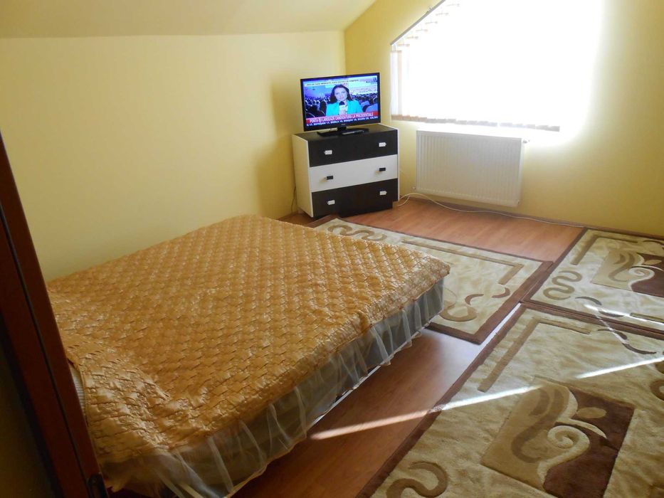 Inchiriez garsoniera 900 lei in vila Craiova