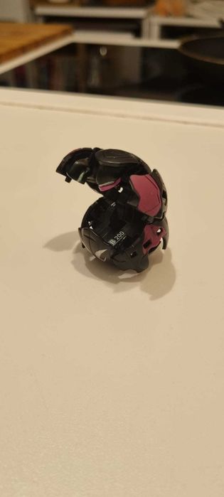 Vand bakugan 8 bucati