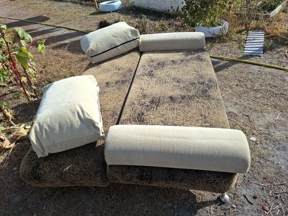 Мягкий уголок диван книжка