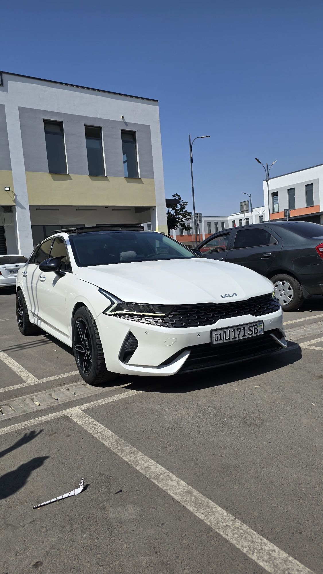 Kia k5 2 litr holati zor luk bor   kraskasi  kapot krilo eshik