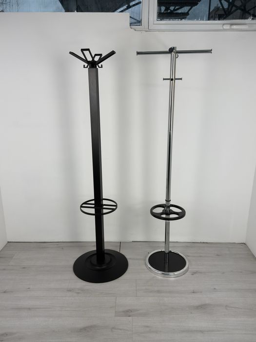 Антре за закачане на дрехи и чадъри от метал хром и в черен пластмаса,