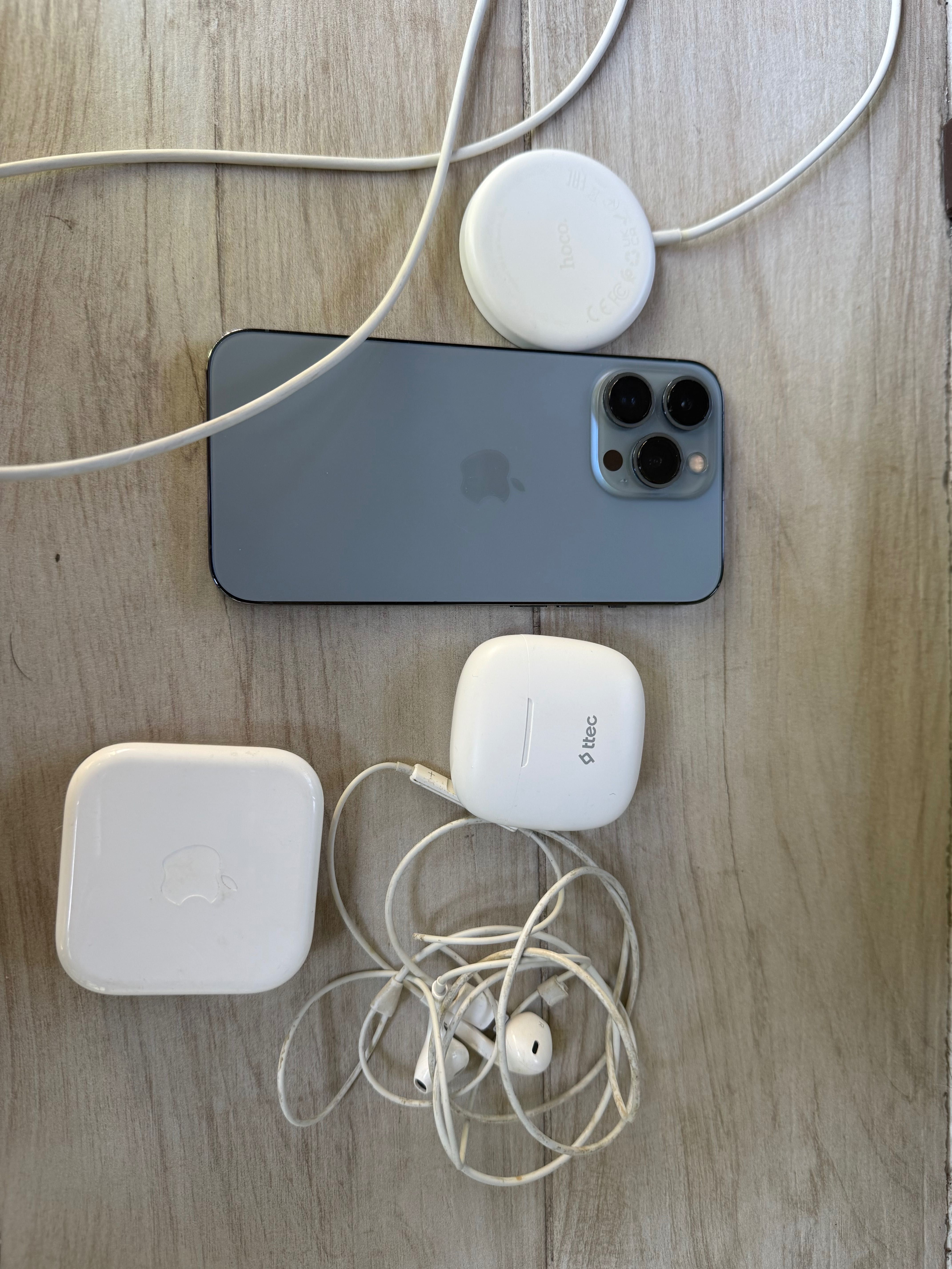 Продавам iphone 13 pro 128 Gb
