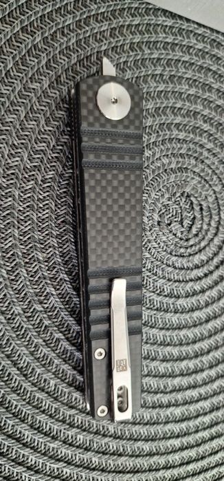 Ippon | Carbon Fiber & G10 – Елегантност и Прецизност В Един Нож