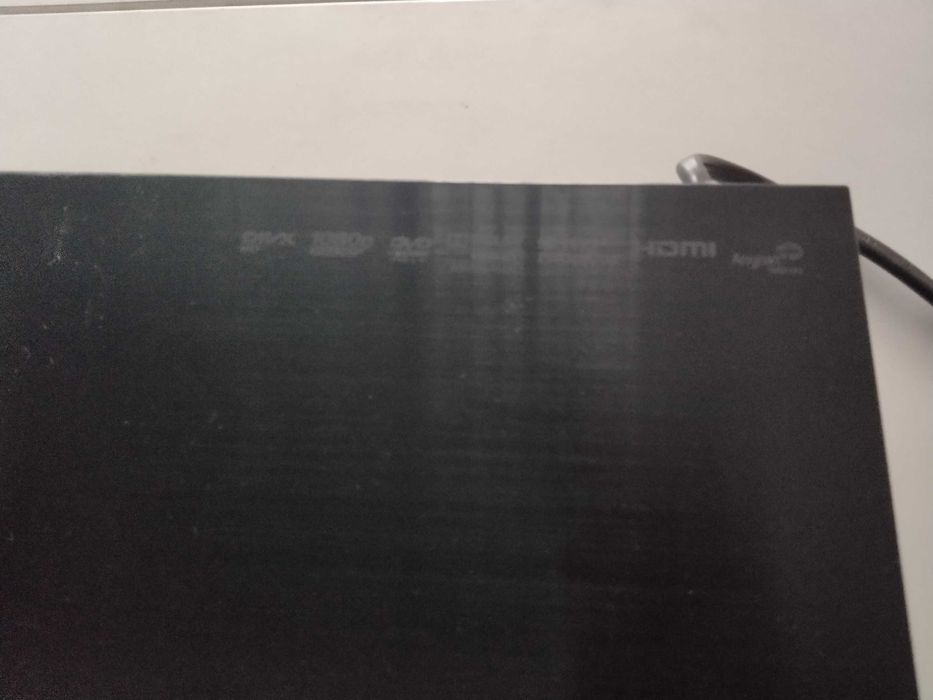 страхотен 3D BLUE RAY плеър -перфектен,нов внос от Англия