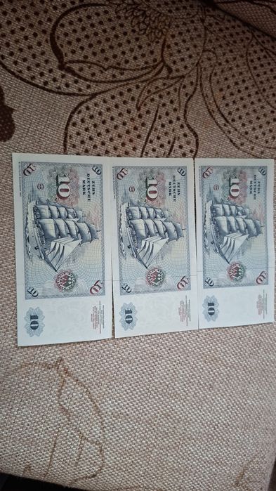 Vând 240 de marci in stare foarte bună.