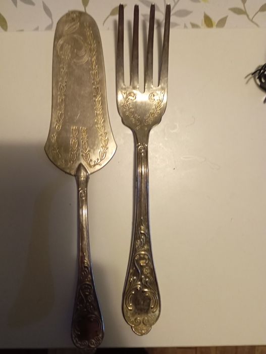 Посребрени прибори за сервиране