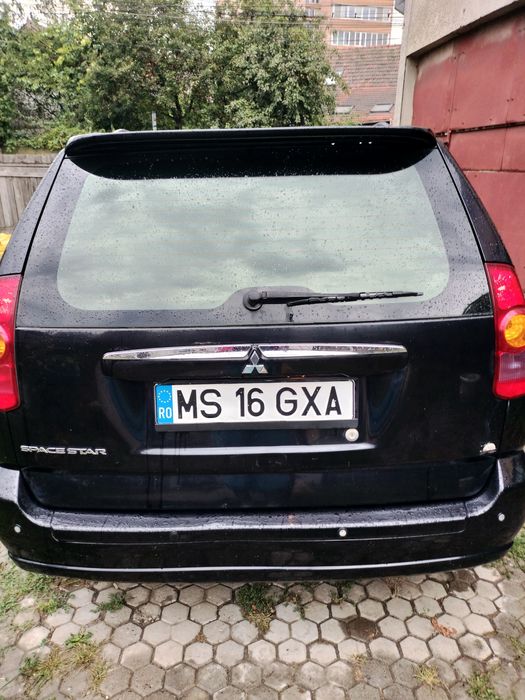 Mitsubishi Space