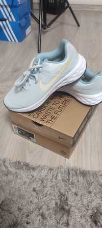 Nike revolution 6 NN marime 36,5 (23cm)