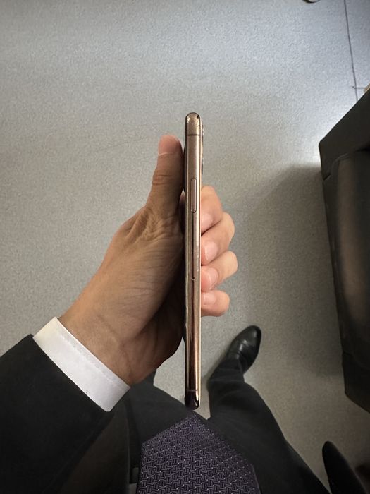 11 pro max сотилади