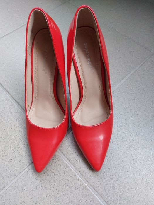 Pantofi roșii marimea 38