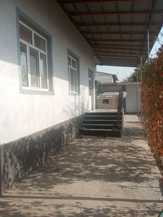 Уй сотилади. 6 соток 6 хона