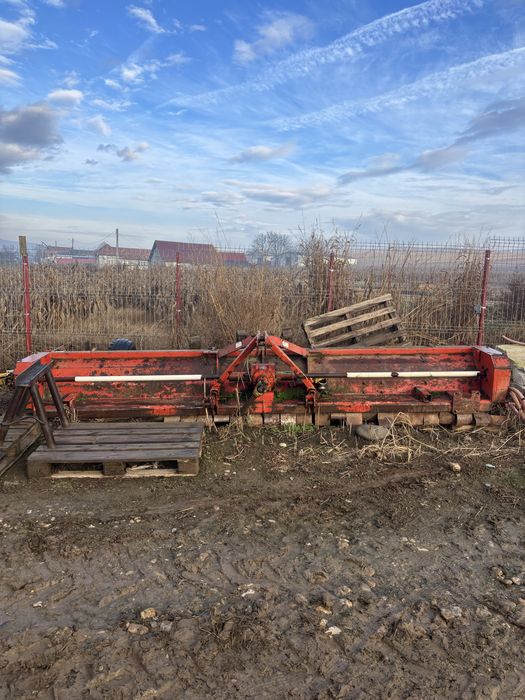 Vand tocatoare de 4 metrii