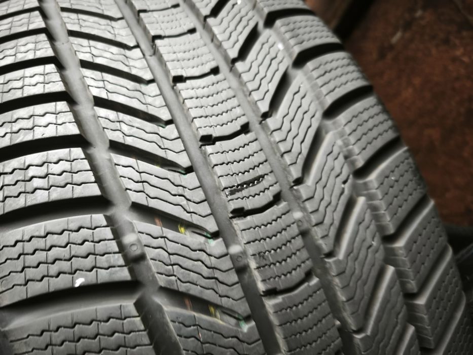 245/45/19" 4бр Continental winter contact ys970,dot1723,7mm