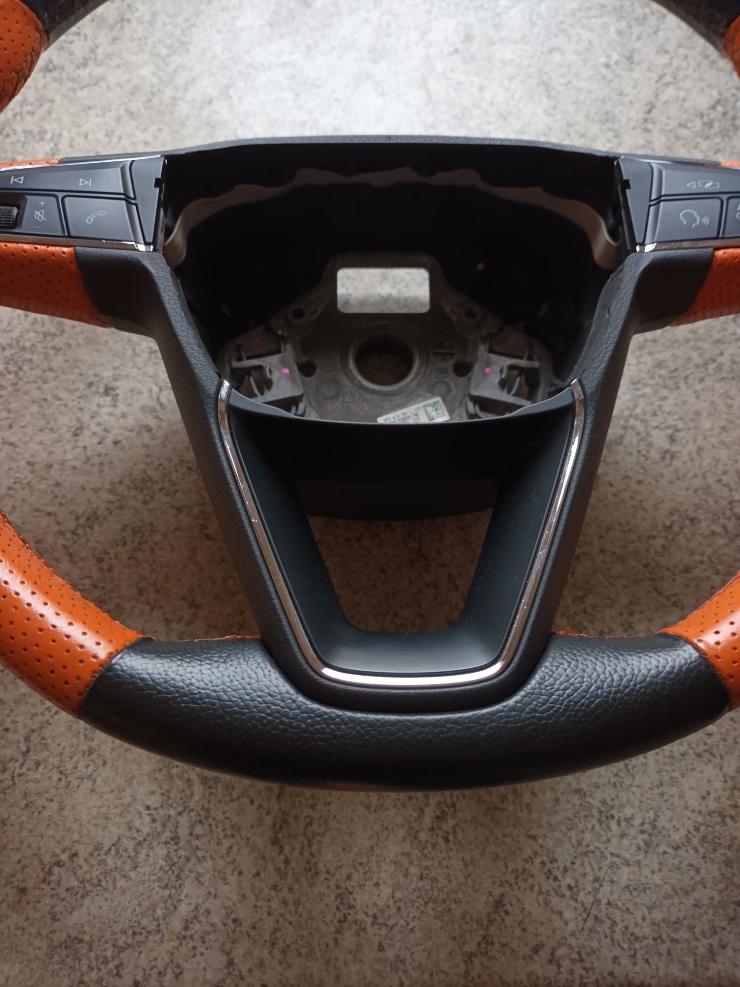 Volan piele perforata si manson schimbator Seat Leon 5F