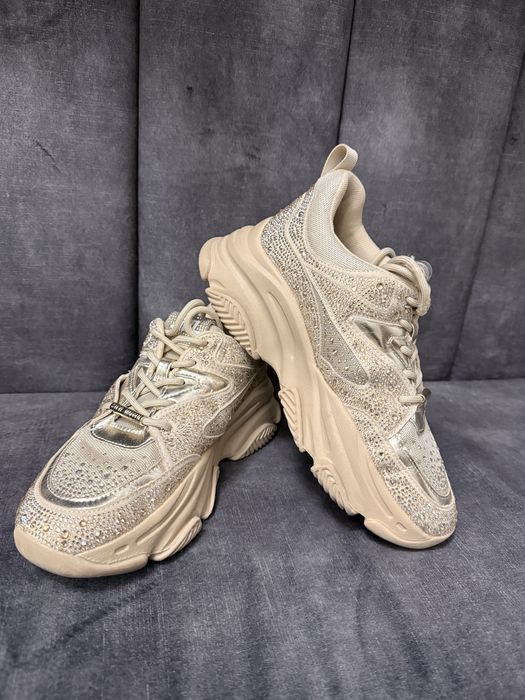 Сникърси steve madden