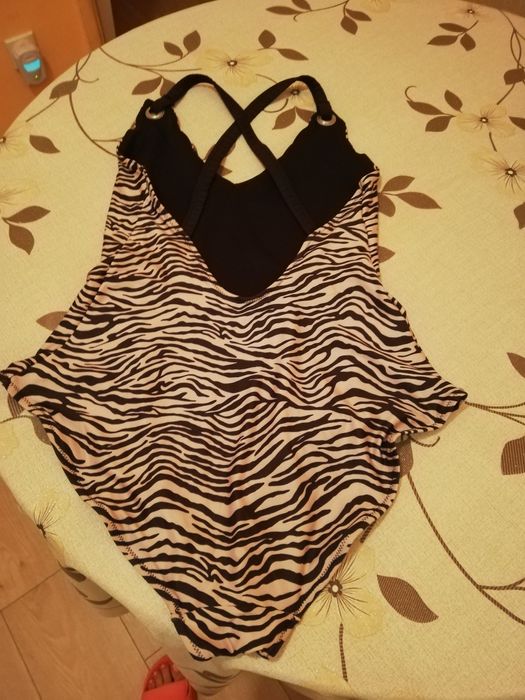 Намалявам Елегантен цял бански