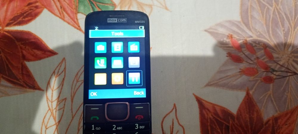 Maxcom telefon cu butoane mm320