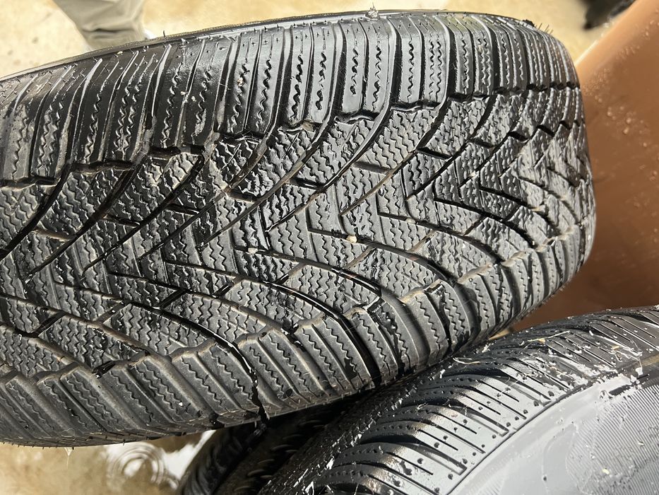 Roți iarnă 215/65/17 Peugeot