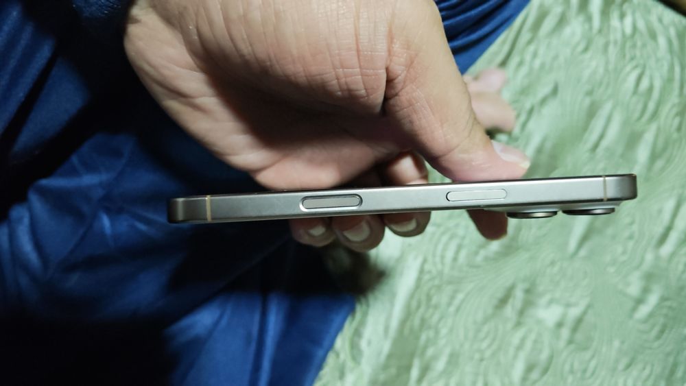 IPone 16 pro срочно сотилади 256. Памят  98.йомкост. комплект полный