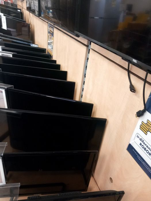 Vând televizoare noi premiu