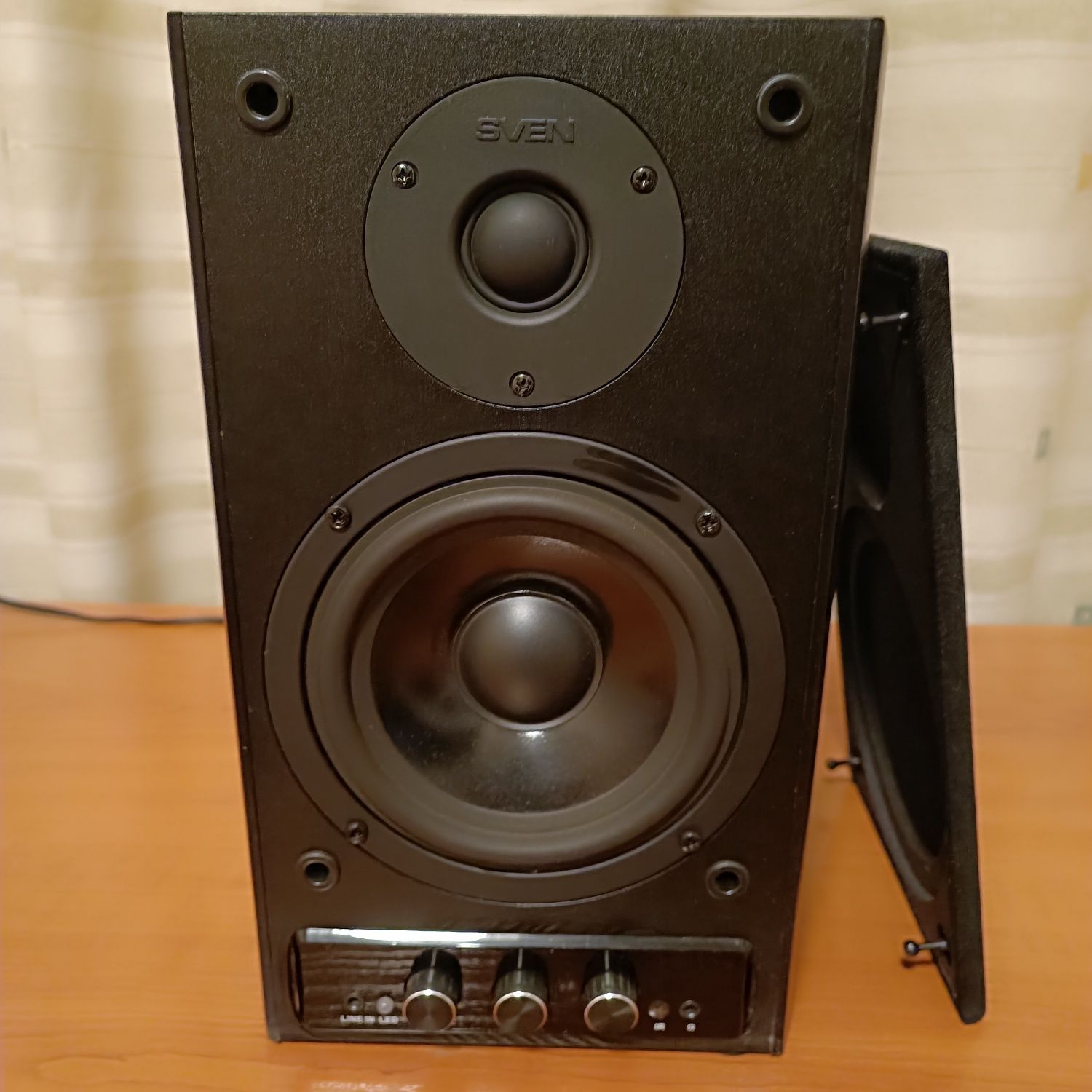 Продавам активни Hi-Fi тонколони.