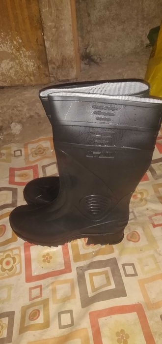 Vand cizme de ploaie marimea 43