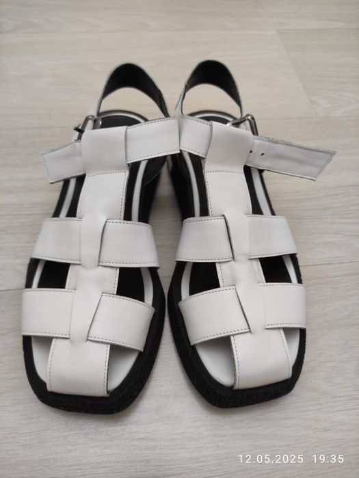 Продам босоножки