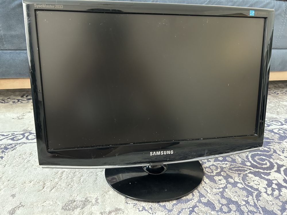 Монитор Samsung SyncMaster 2033