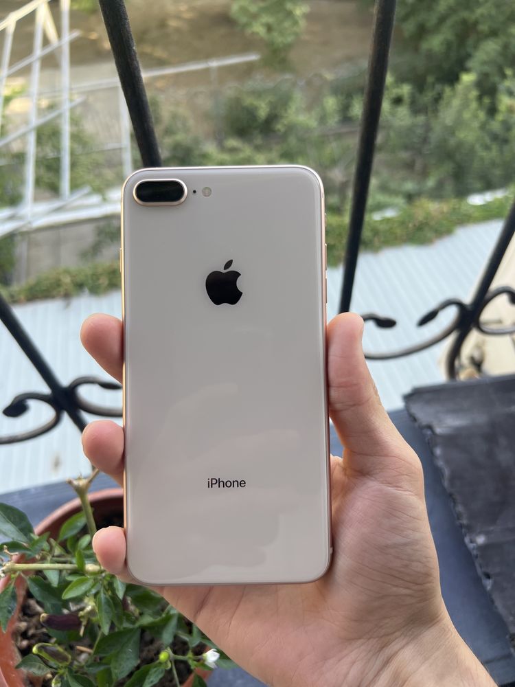 APPLE IPHONE 8 plus …………