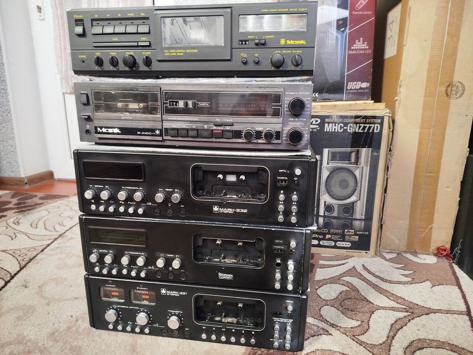 Sotiladi Nota Kometa Mayak jvc vega magnitafonlar