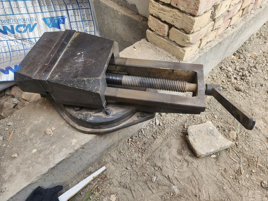 Тиска сотилади. Срочно